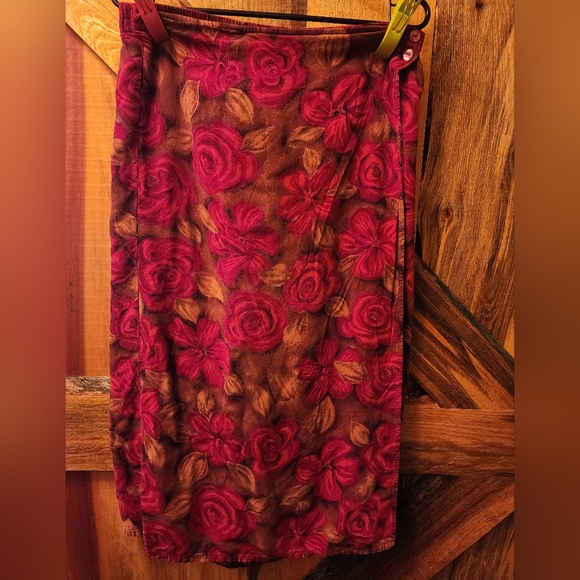 Sag Harbor burgundy floral skirt. Size XL - Picture 2 of 9